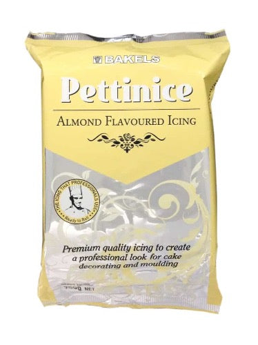 Bakels Almond Flavoured Pettinice RTR Fondant Icing 750g